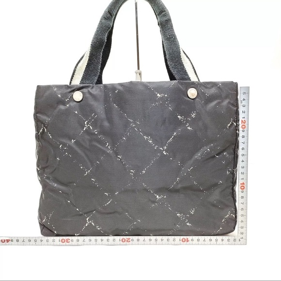 Chanel Tote From the 1997-1999 Collection by Karl Lagerfeld - Picture 2 of 10